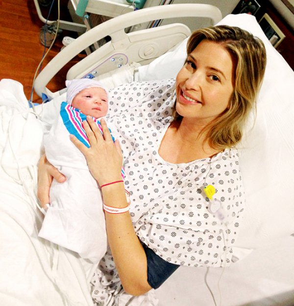 Снимка: InstagramФредерик Джоузеф КушнерТова е поредното внуче на Доналд Тръмп, което е второ дете за дъщеря му Иванка и нейния съпруг Джаред Кушнер. Двамата имат дъщеря Арабела, а синът им се роди на 14 октомври.